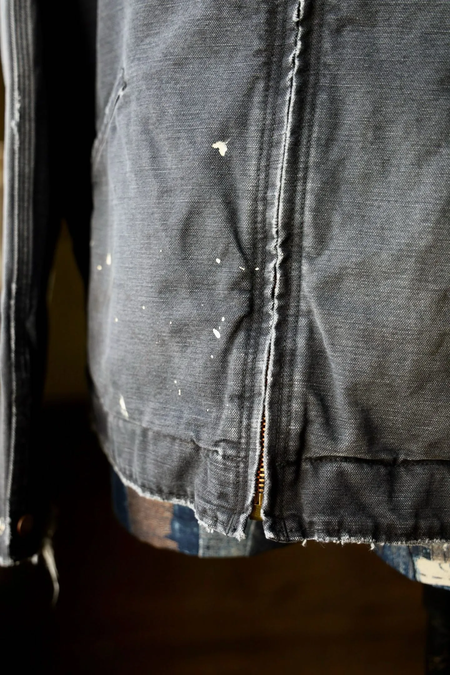SAINT Mxxxxxx DETROIT JACKET/DRUG/BLK Detroit Workwear Washed and Distressed Jacket Washed Black S-XL A super heavy-duty Detroit jacket. It took more than 3 months to develop. All details. No detail. Complete reproduction and restoration. Customized washed and faded Assute canvas fabric. Rewashed the watermark to make the bones irregular and white. MX6 LOGO buttons, molded custom placket with LOGO zipper, no special shape zipper on chest